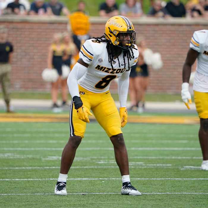 Ty'Ron Hopper lined up and ready to go on defense
